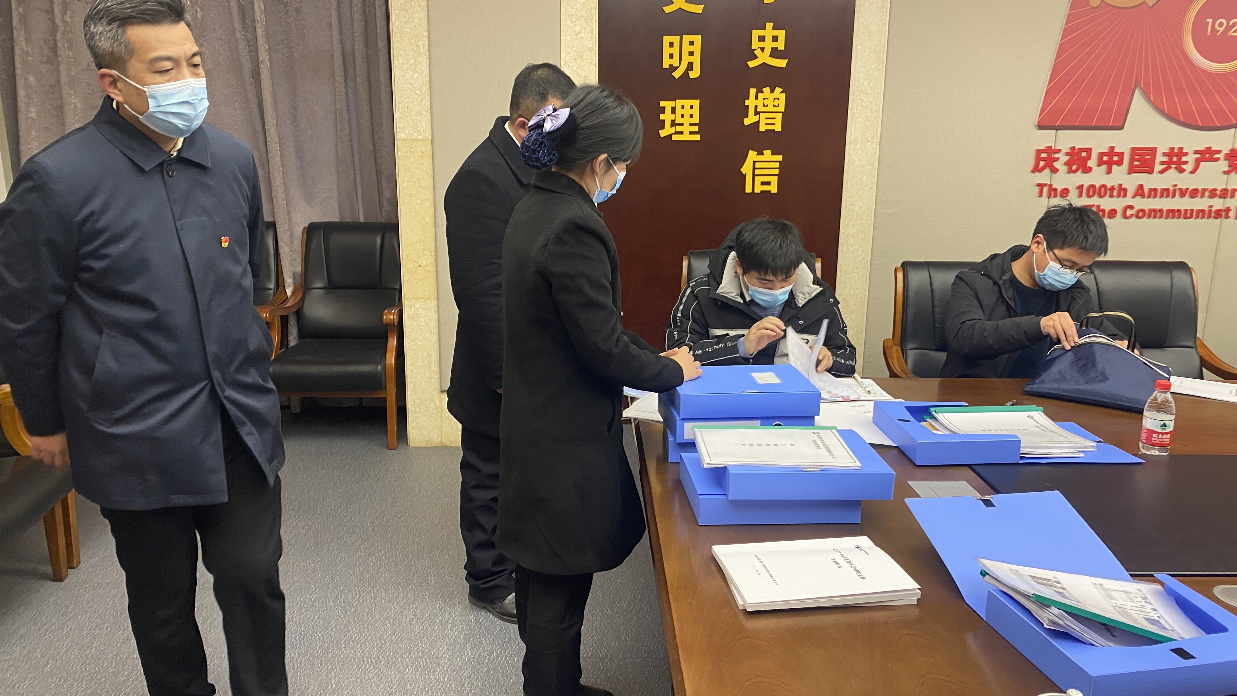 2月16日 第一檢查組到鄭州服務(wù)區(qū)省評(píng)檢查工.jpg 2月16日 第一檢查組到鄭州服務(wù)區(qū)省評(píng)檢查工.jpg