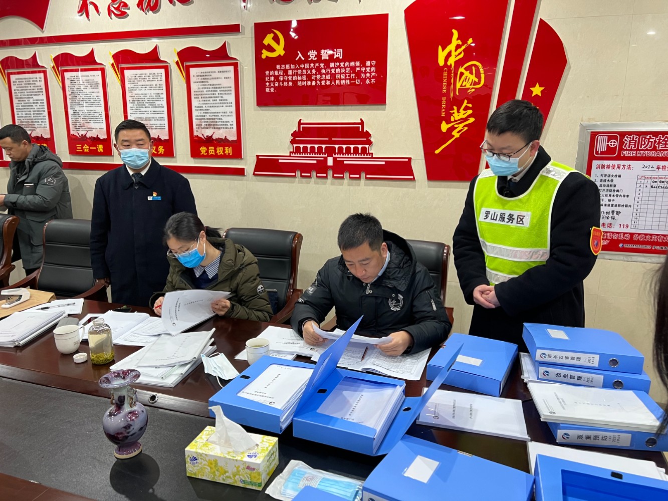 2月18日 第五檢查組到羅山服務(wù)區(qū)開(kāi)展省評(píng)檢查工.jpg