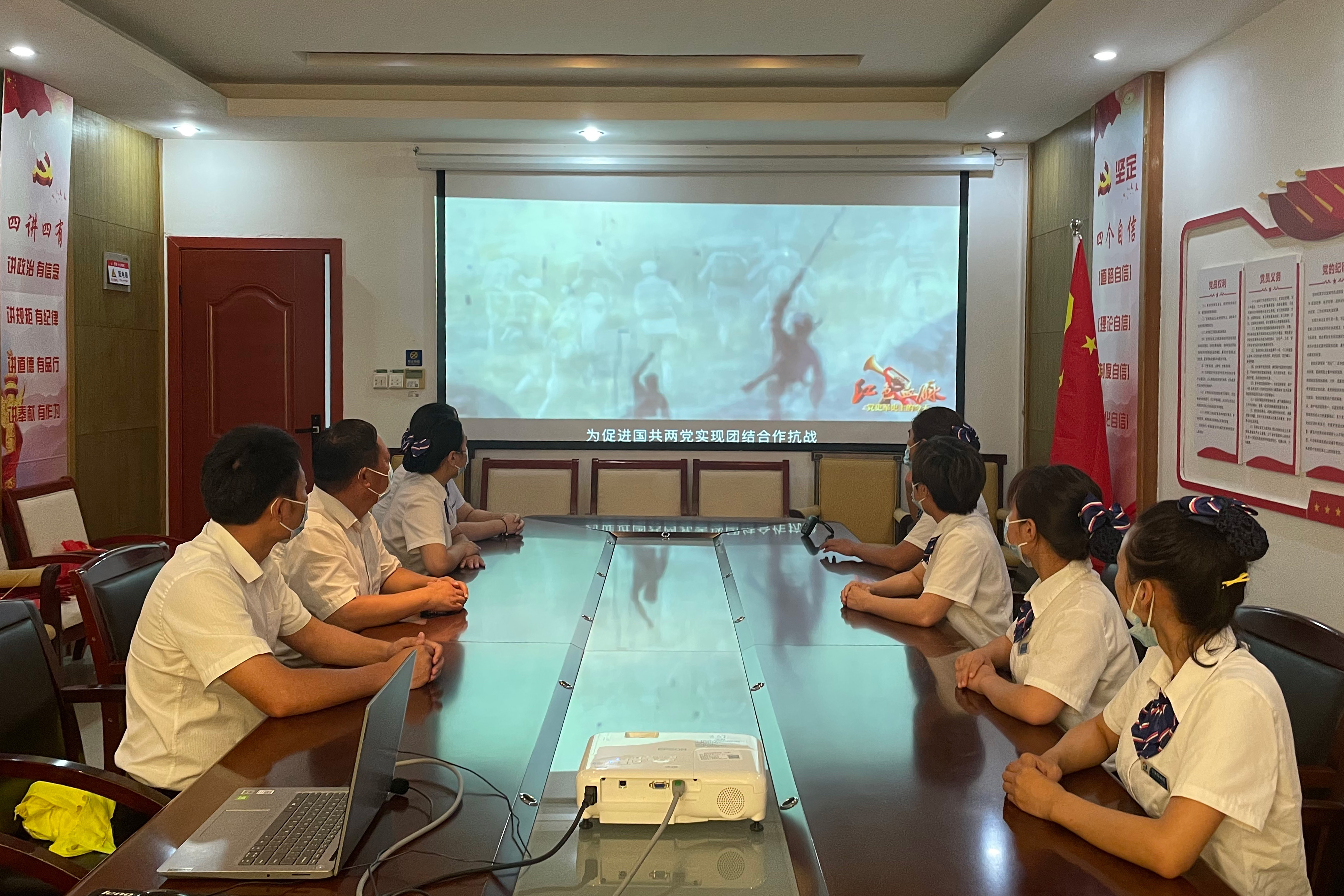 7月7日寧陵服務(wù)區(qū)聯(lián)合黨支部組織紀(jì)念全民族抗戰(zhàn)爆發(fā)85周年系列活動(dòng) 鄭超_.jpg 7月7日寧陵服務(wù)區(qū)聯(lián)合黨支部組織紀(jì)念全民族抗戰(zhàn)爆發(fā)85周年系列活動(dòng) 鄭超_.jpg