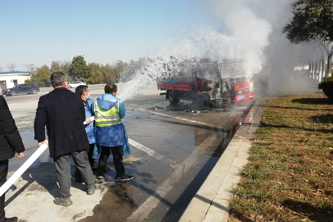 鎮(zhèn)平服務區(qū).jpg 鎮(zhèn)平服務區(qū).jpg