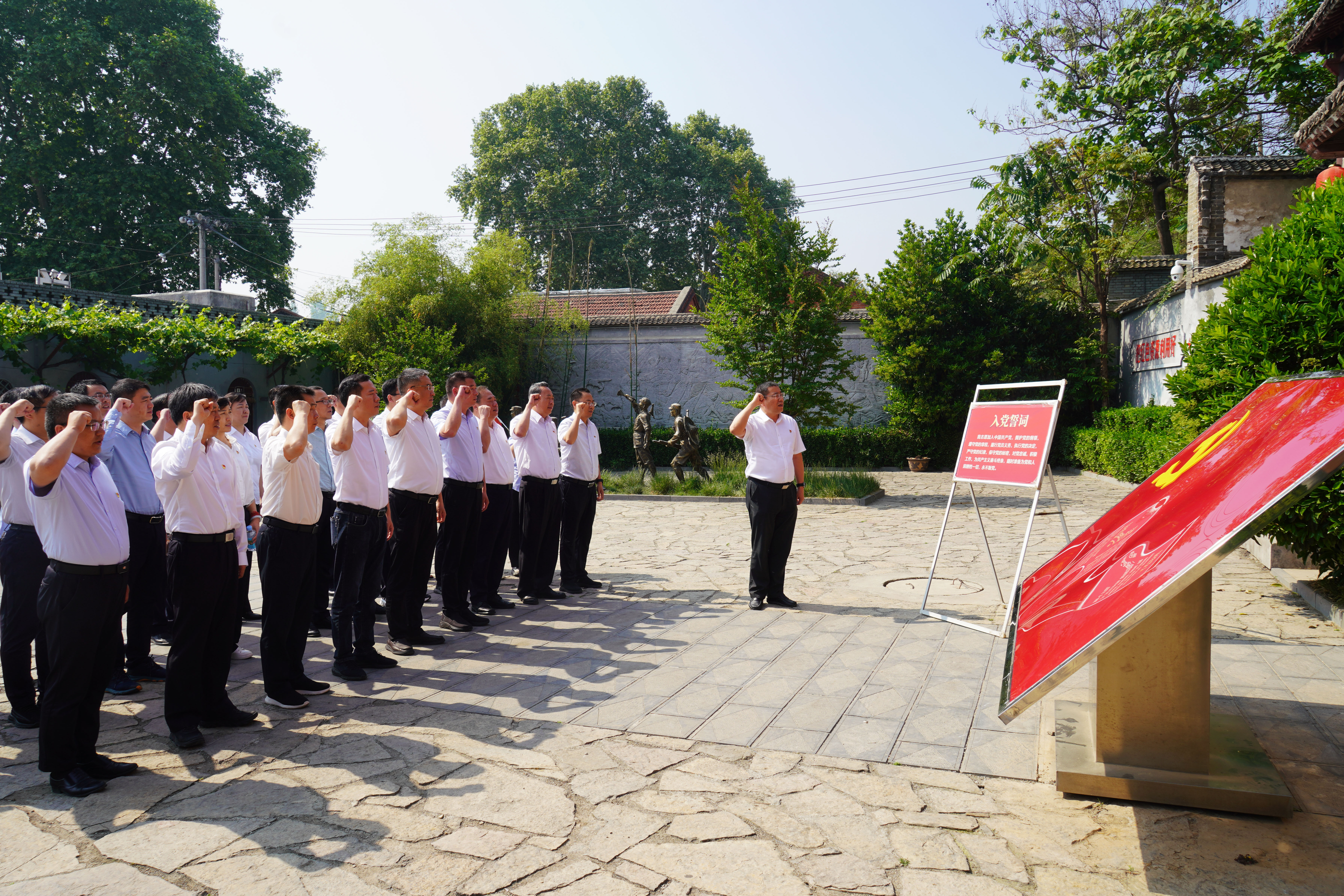 f6dd22b324393c867b2bb405fa8edde.jpg f6dd22b324393c867b2bb405fa8edde.jpg