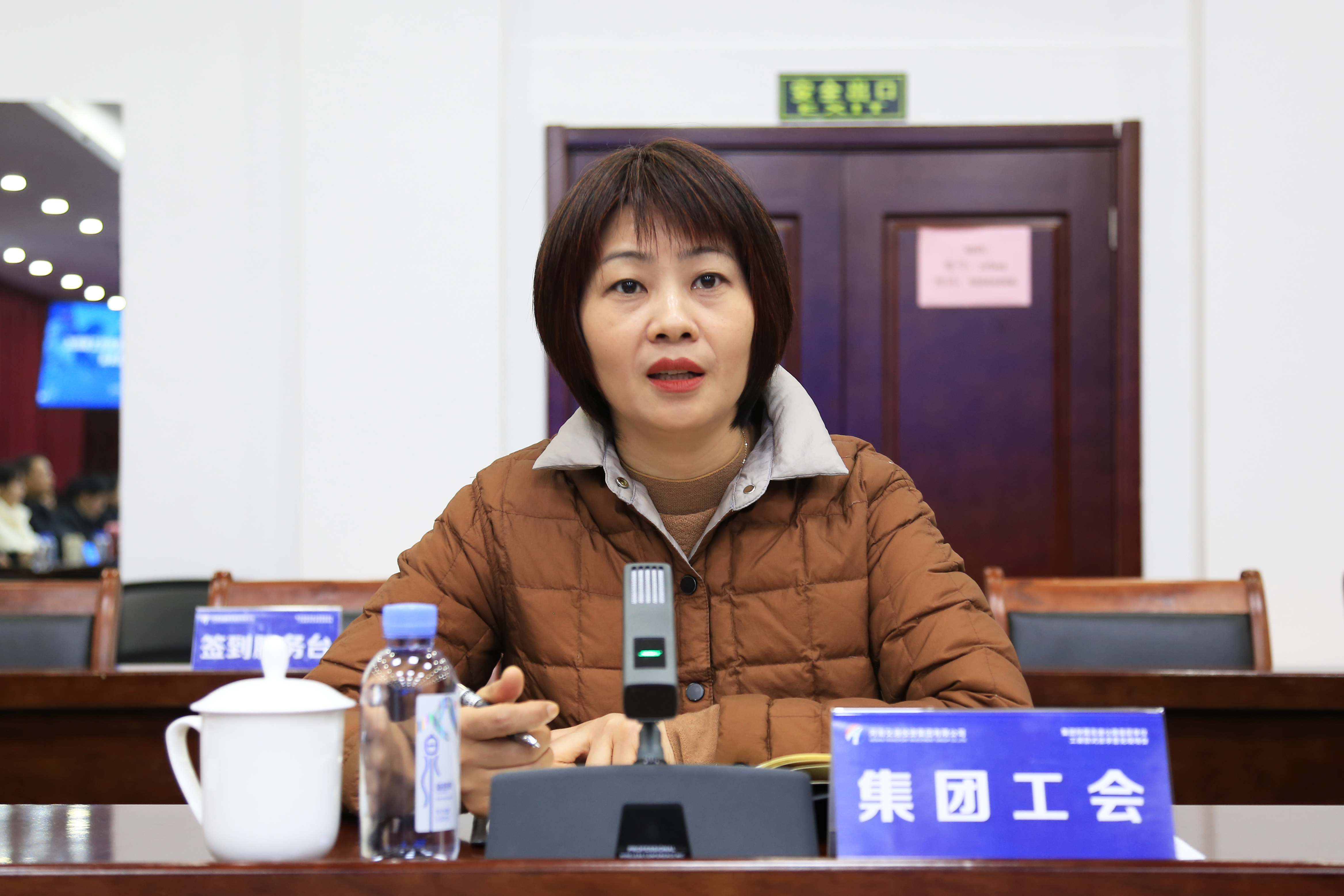 王海燕.jpg 王海燕.jpg