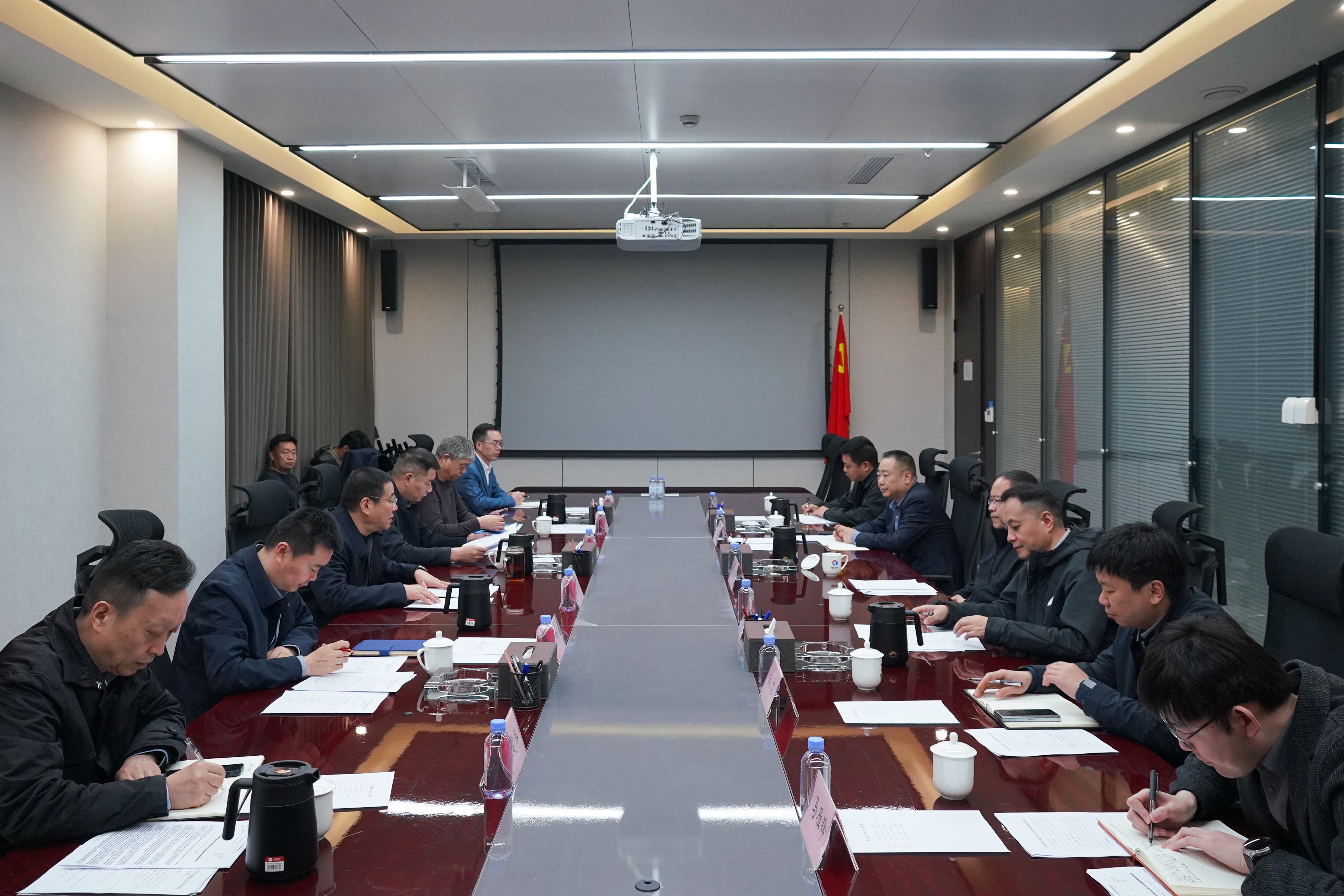 咨詢(xún)集團(tuán).jpg 咨詢(xún)集團(tuán).jpg